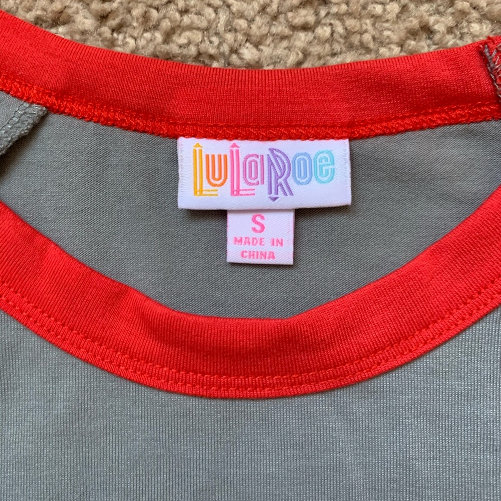 LulaRoe Randy top - Picture 2 of 2